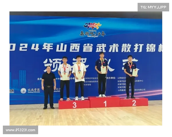 散打锦标赛慢镜头分析安国泽重拳发力轨迹与读秒时机的关系 散打锦标赛慢镜头分析安国泽重拳发力轨迹与读秒时机的关系